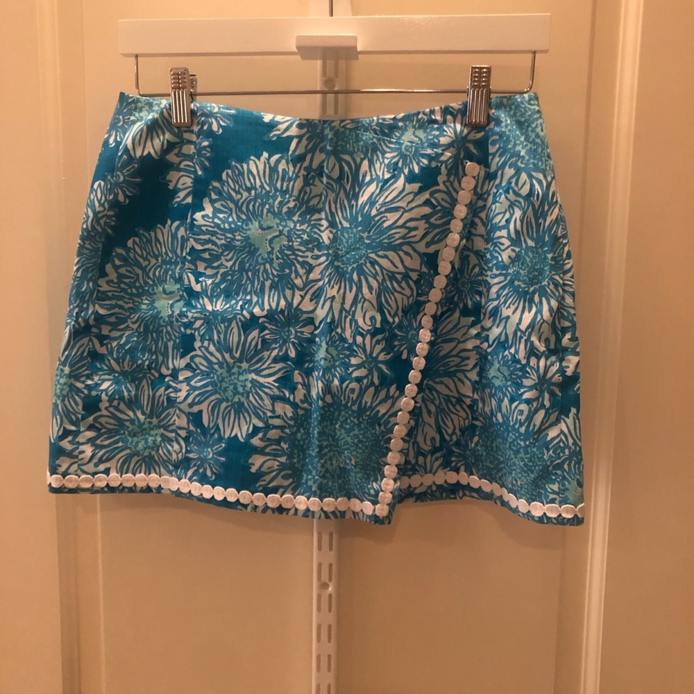 Blue and White Lily Pulitzer Skort. Size 4
